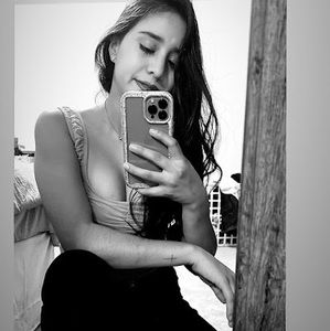 Meet your Posher, Domenica valeria